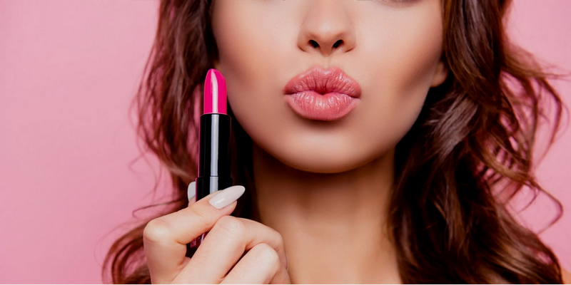 volumizing lip plumping gloss for a glamorous look