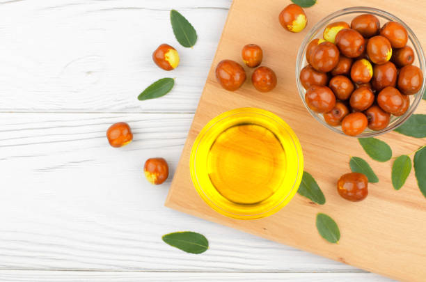 Unlocking the Secrets of Jojoba Oil: A Guide to Its Uses and Benefits